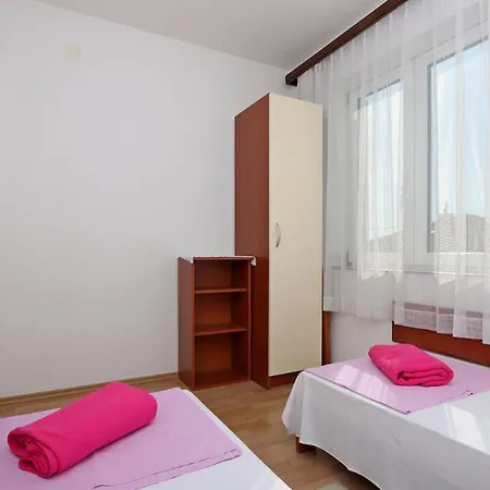 12592c Apartment